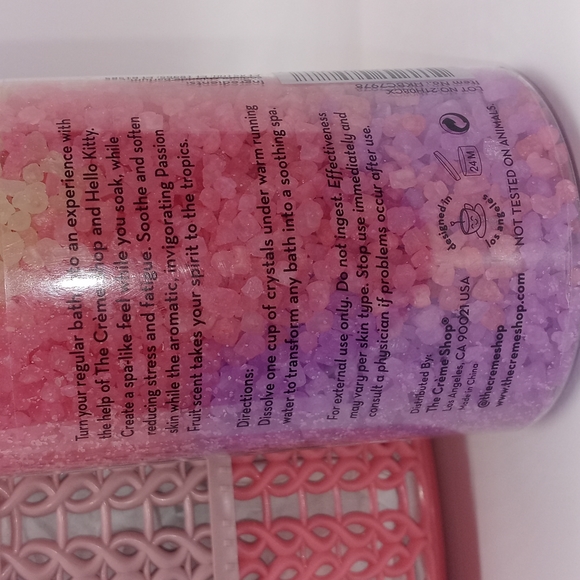 The Crème Shop X Hello Kitty Spa Gift Basket - Picture 3 of 7